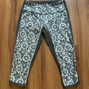 Lulu lemon capris